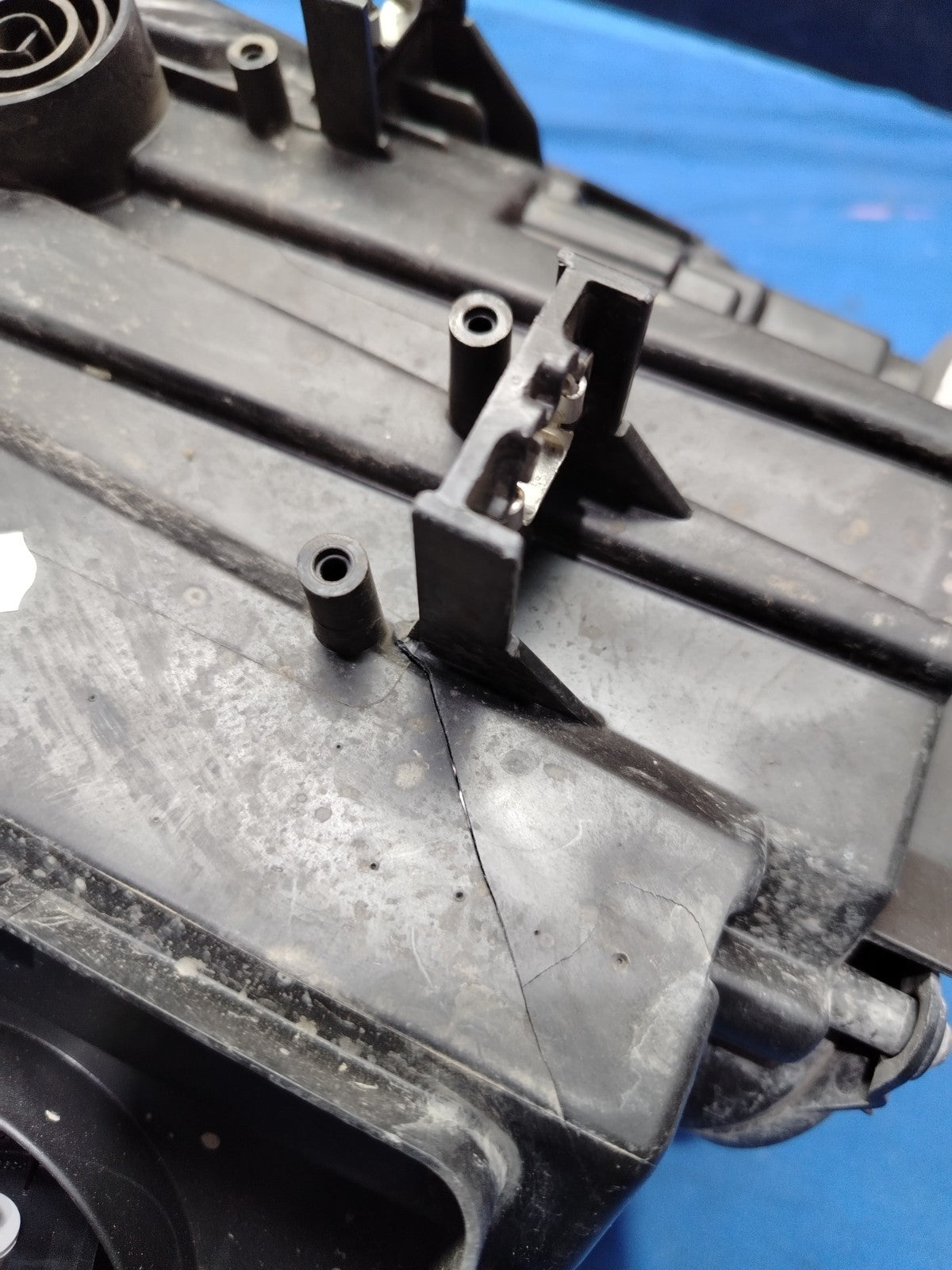 FA 125 - Faro Anteriore Bmw I3 I3S sinistro senza centralina con spacco visibile