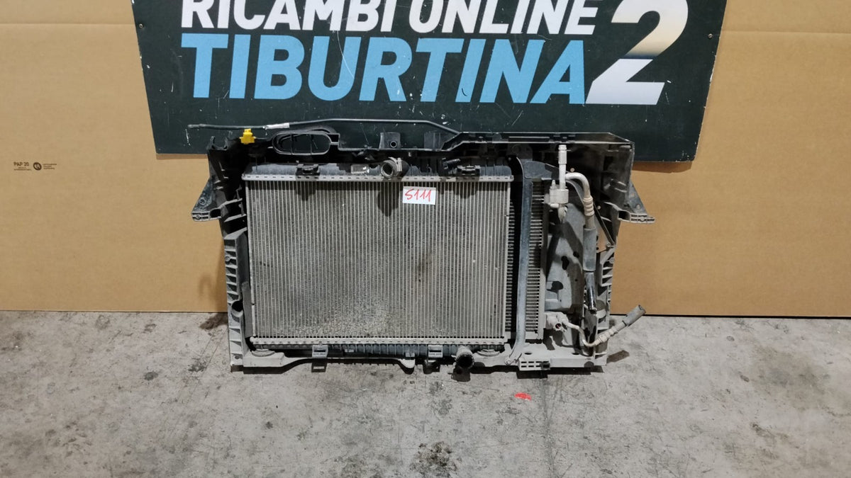 R5111 kit radiatore con rivestimento Ford Fiesta 1.2bz 2009 in poi senza ventola