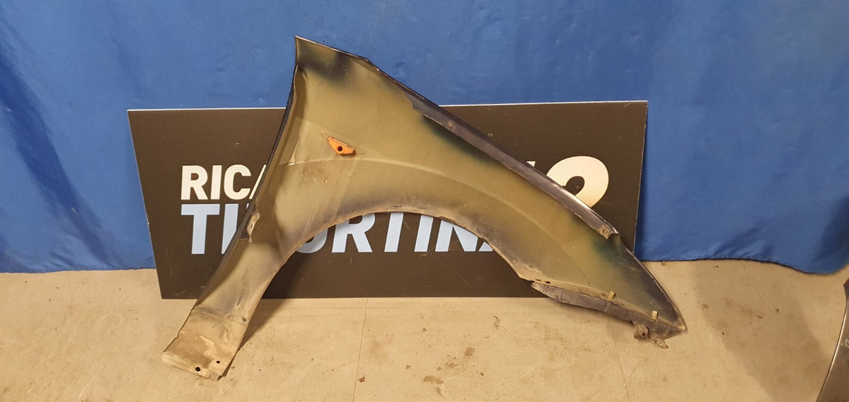 Parafango Anteriore  Ford Focus sinistro dal 2000