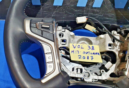 VOL 38 - Volante Mitsubishi Outlander 2017 in poi con comandi