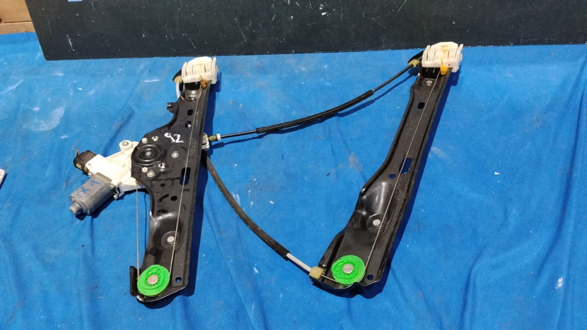 Alzacristalli anteriori sinistro con motorino BMW X1 dal 2009 al 2015 alz 92