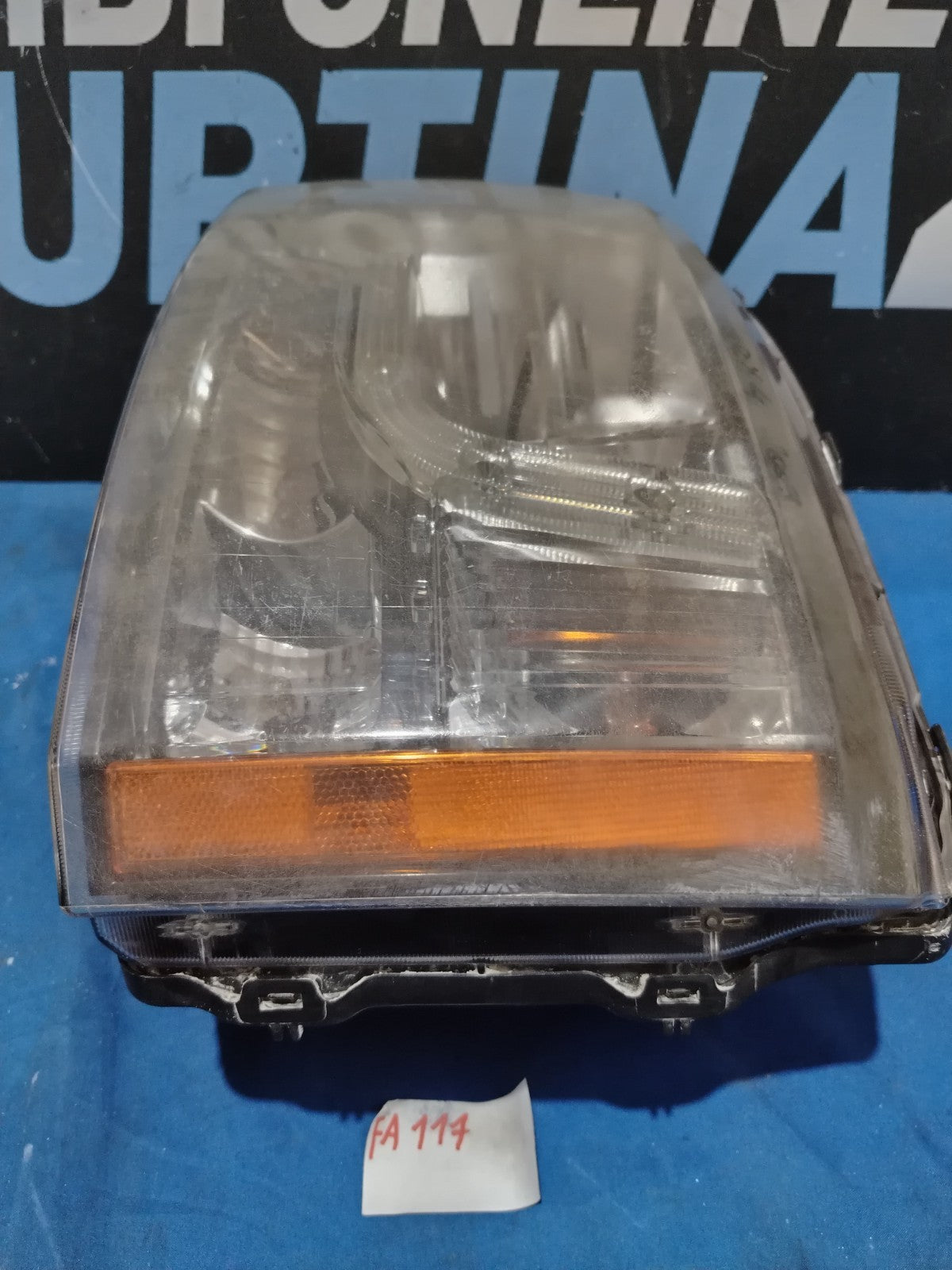 FA 117 - Faro anteriore Land Rover Discovery 4 sinistro 89903494 da lucidare