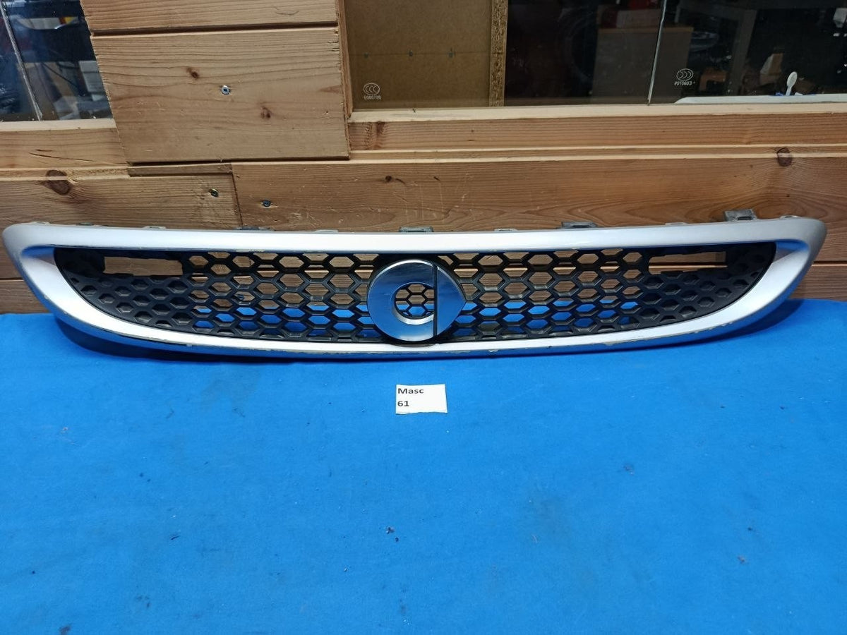 Masc 61 - Mascherina Griglia Anteriore Smart Fortwo 451 coupé Electric Drive