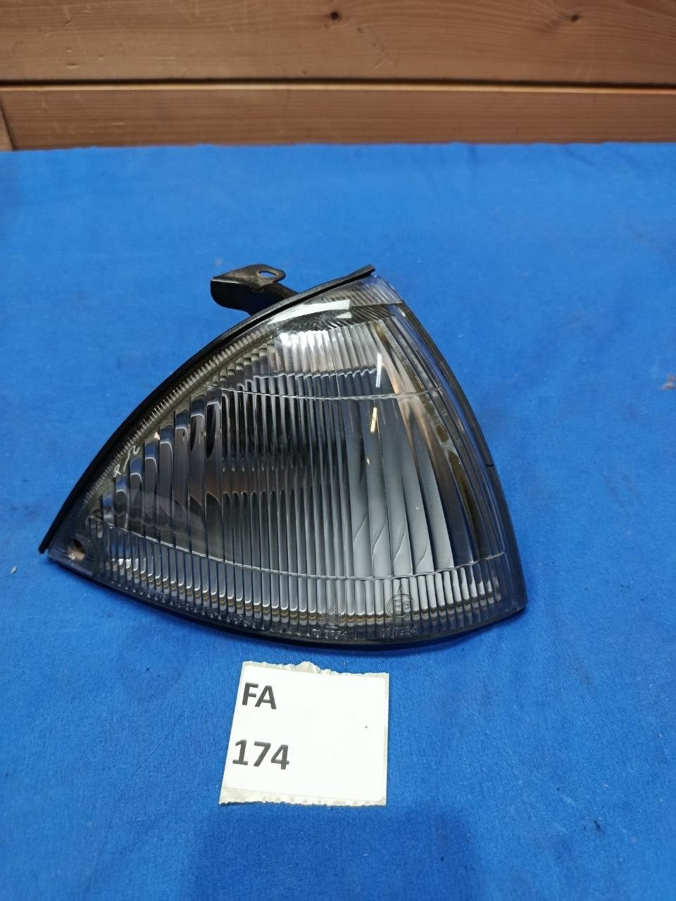 FA 174 -  freccia Anteriore bianca destra Suzuki Swift 1989 1999  Cod 21232231