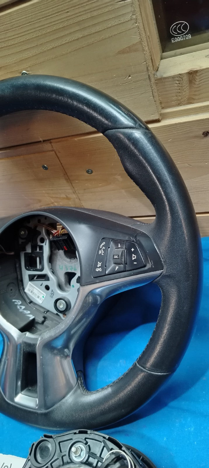 Vol 61 - Volante Opel Adam con airbag cromatura rovinata