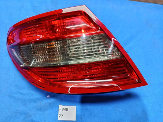 F MB 77 - Fanale posteriore con Difetto stop sinistro Mercedes Classe C W204