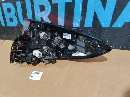 F Toyo 31 - Fanale posteriore stop esterno sinistro Toyota c-hr CHR 2016 2019