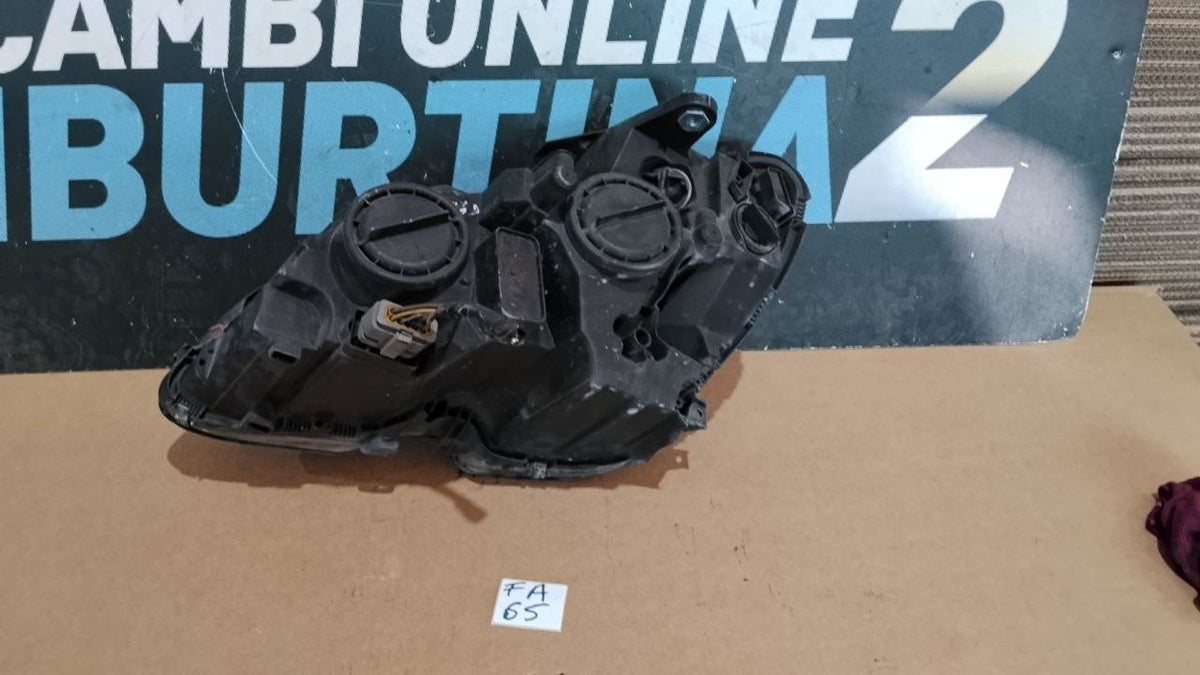 Fa 65 faro anteriore destro Mercedes classe C W204 dal 2007 con piccolo spacco