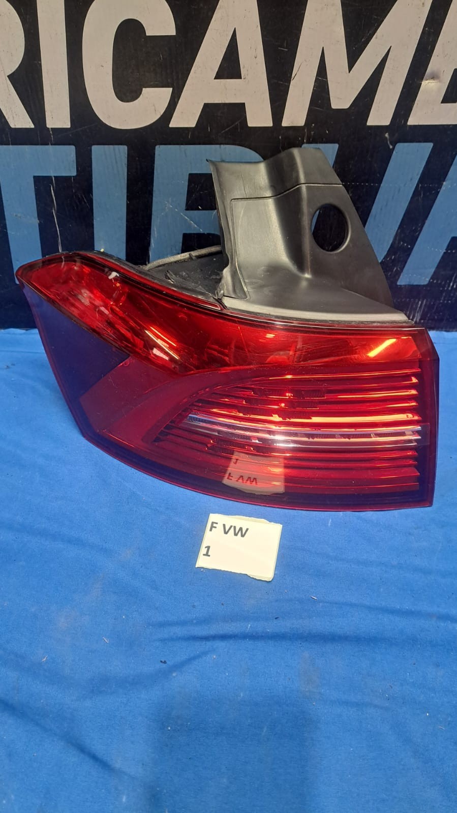 F vw 1 Fanale stop posteriore sinistro Volkswagen Passat Station Wagon dal 2015
