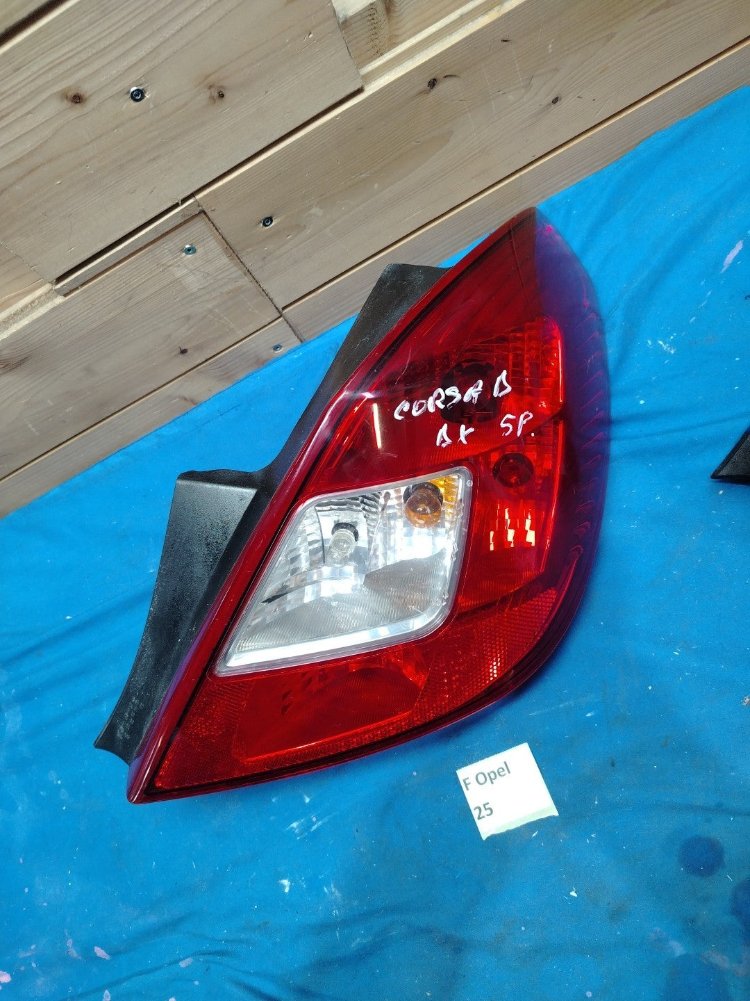 F Opel 25 - Fanale Posteriore Destro Opel Corsa d