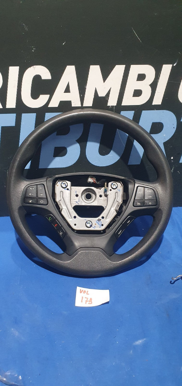 Vol 179 - Volante Hyundai I10 con comandi