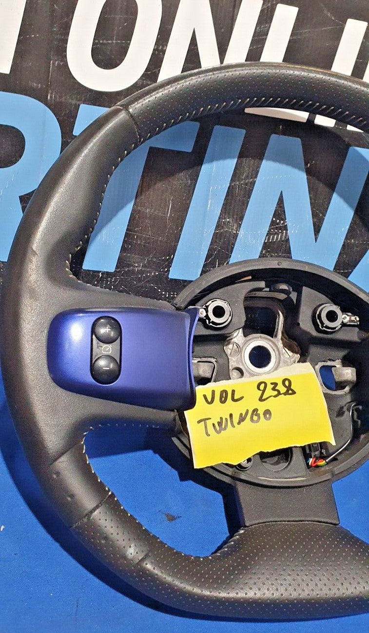 Volante Renault twingo con plastica blu
