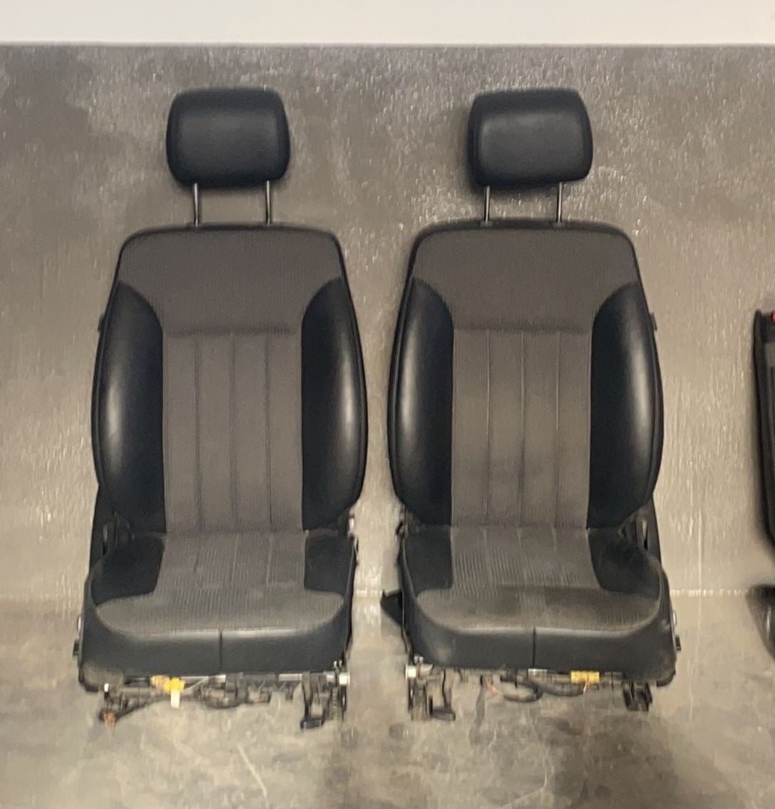 Tappezzeria Mercedes classe a W176 pelle laterale e stoffa al centro