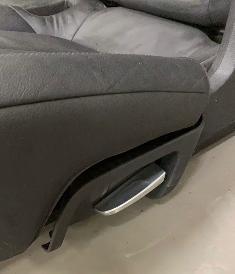Tappezzeria Porsche cayenne 2011 in poi pelle nera con monitor