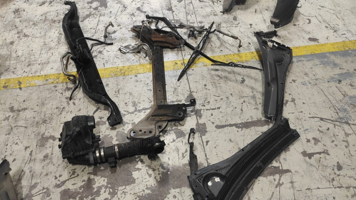 Pezzi muso Fiat Sedici 16 1.9d