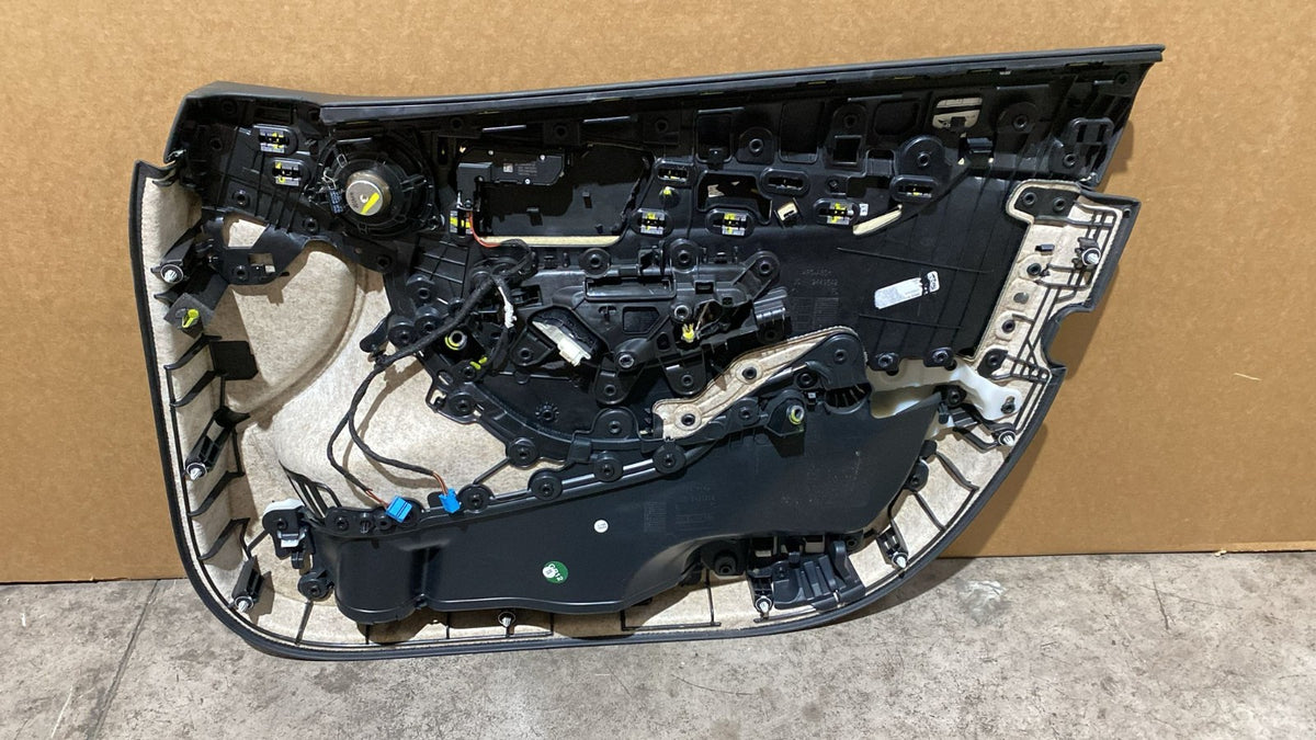 Pannello porta anteriore sinistro in pelle  Mercedes Classe C W205 Berlina Sw