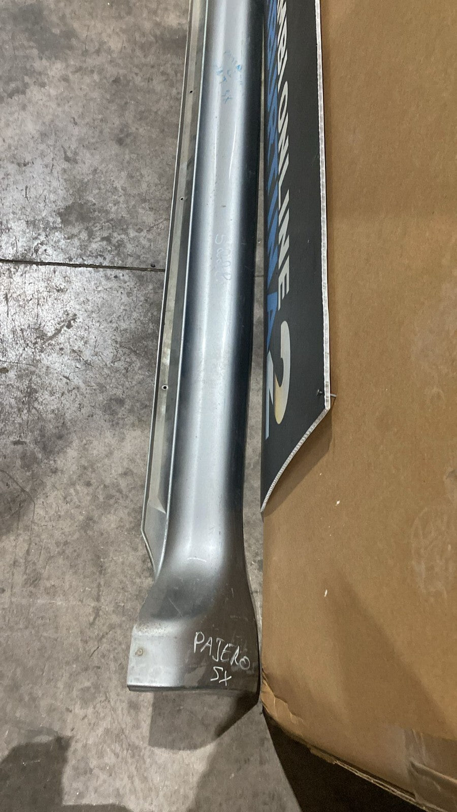 Minigonna sinistra Mitsubishi Pajero  Anno 2002 Numero oggetto 5228