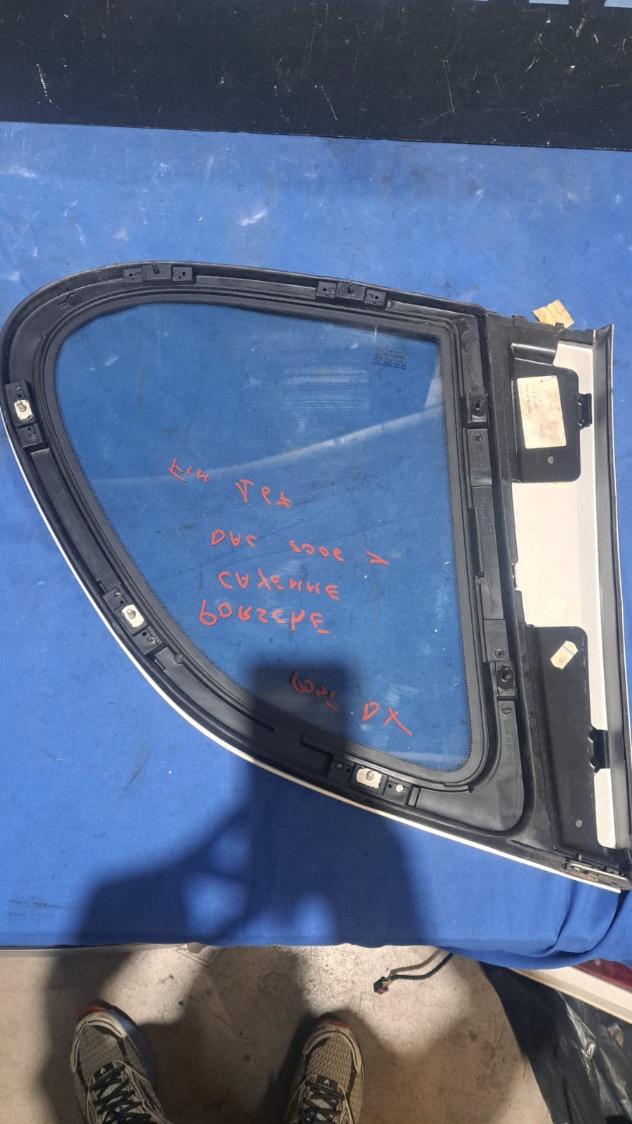 Fin 167 finestrino vetro fisso posteriore destro Porsche Cayenne anno dal 2006