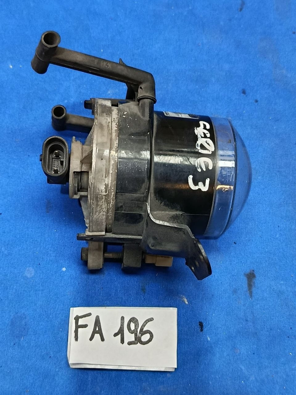 FA 196 - Fanale anteriore con difetto fendinebbia destro BMW serie 3 E90 E91 E92