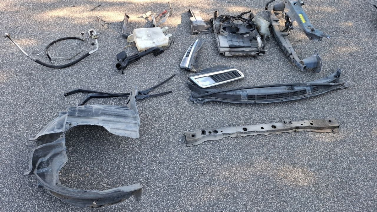 Muso completo musata Nissan micra 1.2b paraurti con difetti leggi descrizione