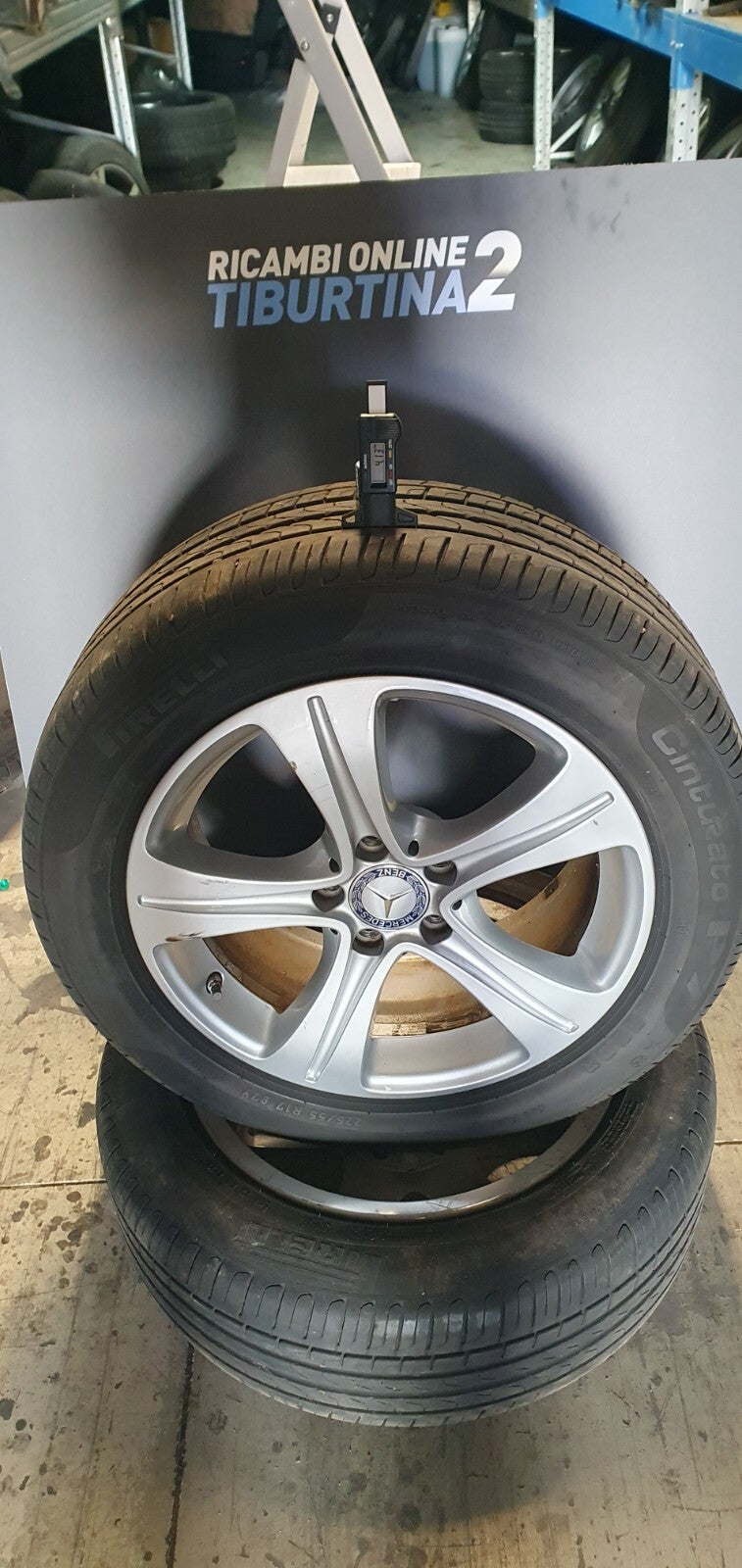 4 Cerchi e gomme Mercedes E W213 Pirelli 225-55-r17 7.5 J et 40 con sensori