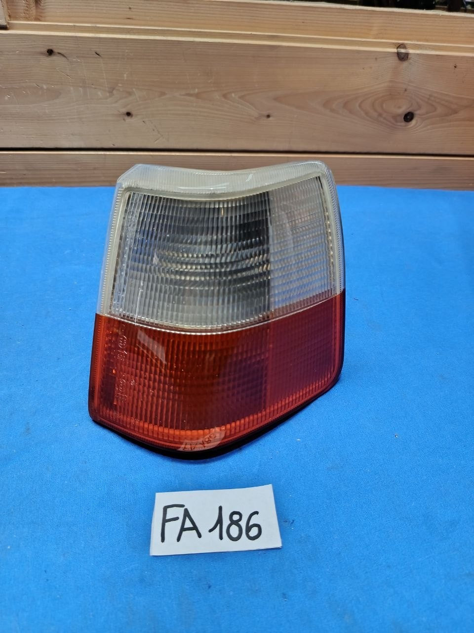 FA 186 - Fanale faro Anteriore freccia sinistra Volvo 940 anno 1990 1998