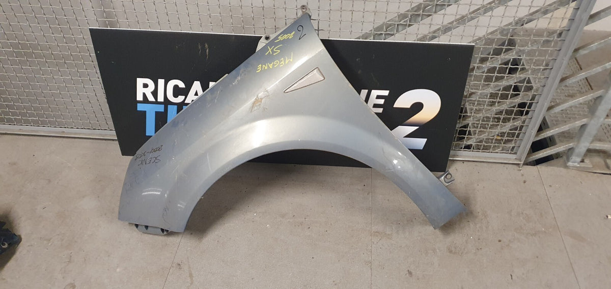 Parafango Anteriore Renault Megane sinistro dal 2005