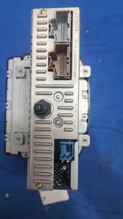 Aut 7 Autoradio monitor Opel Adam