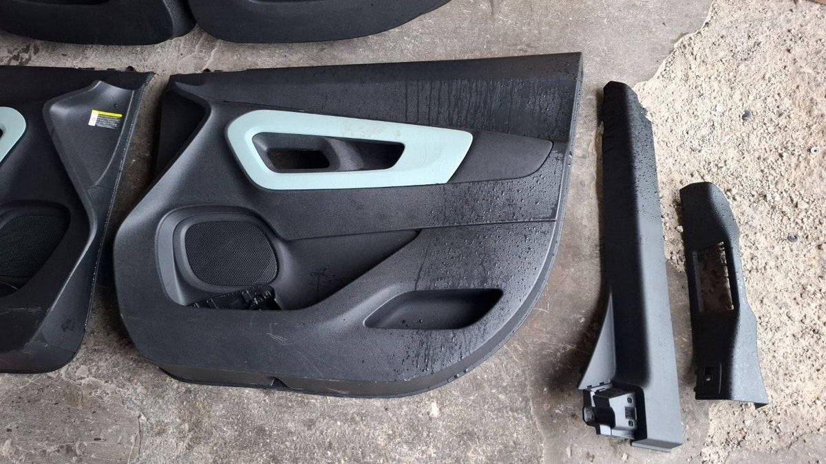 Tappezzeria in stoffa nera e celeste citroen berlingo con airbag sedile dal 2018
