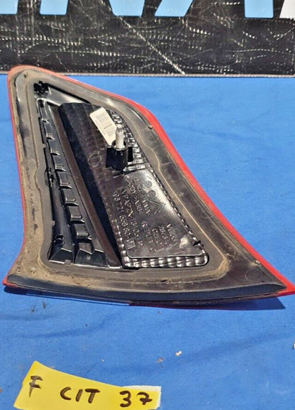 Fanale posteriore interno sinistro citroen c4 con danno alla plastica anteriore
