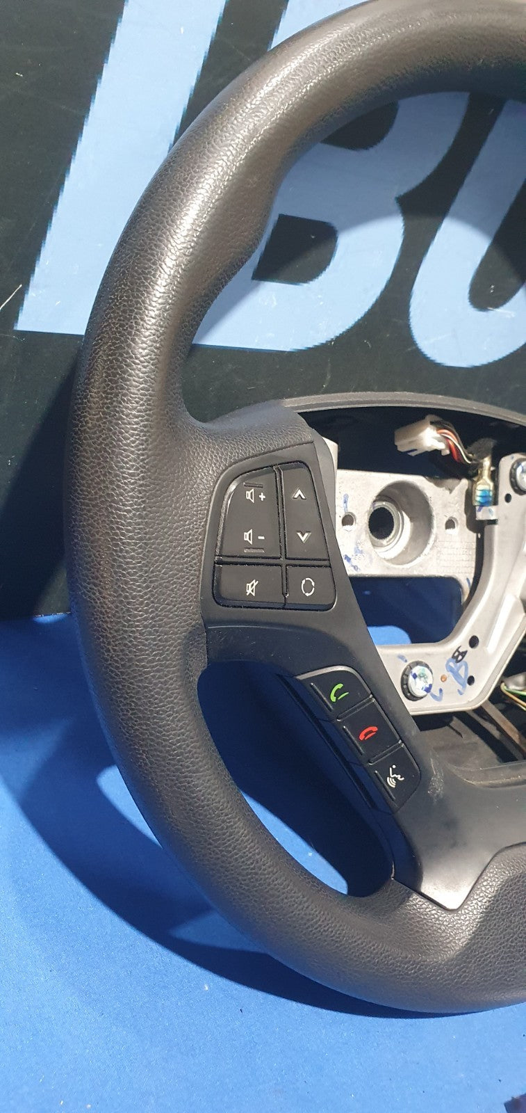 Vol 179 - Volante Hyundai I10 con comandi