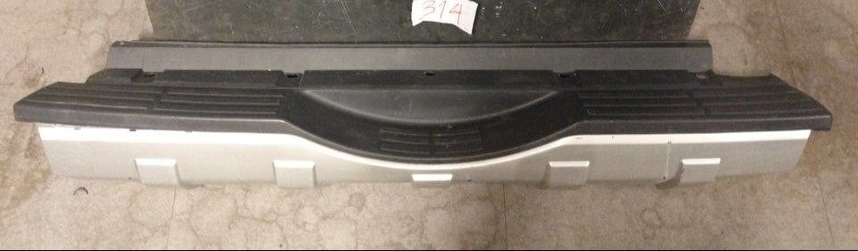 Par314 paraurti posteriore centrale Mitsubishi Pajero 2007 in poi 6410A315