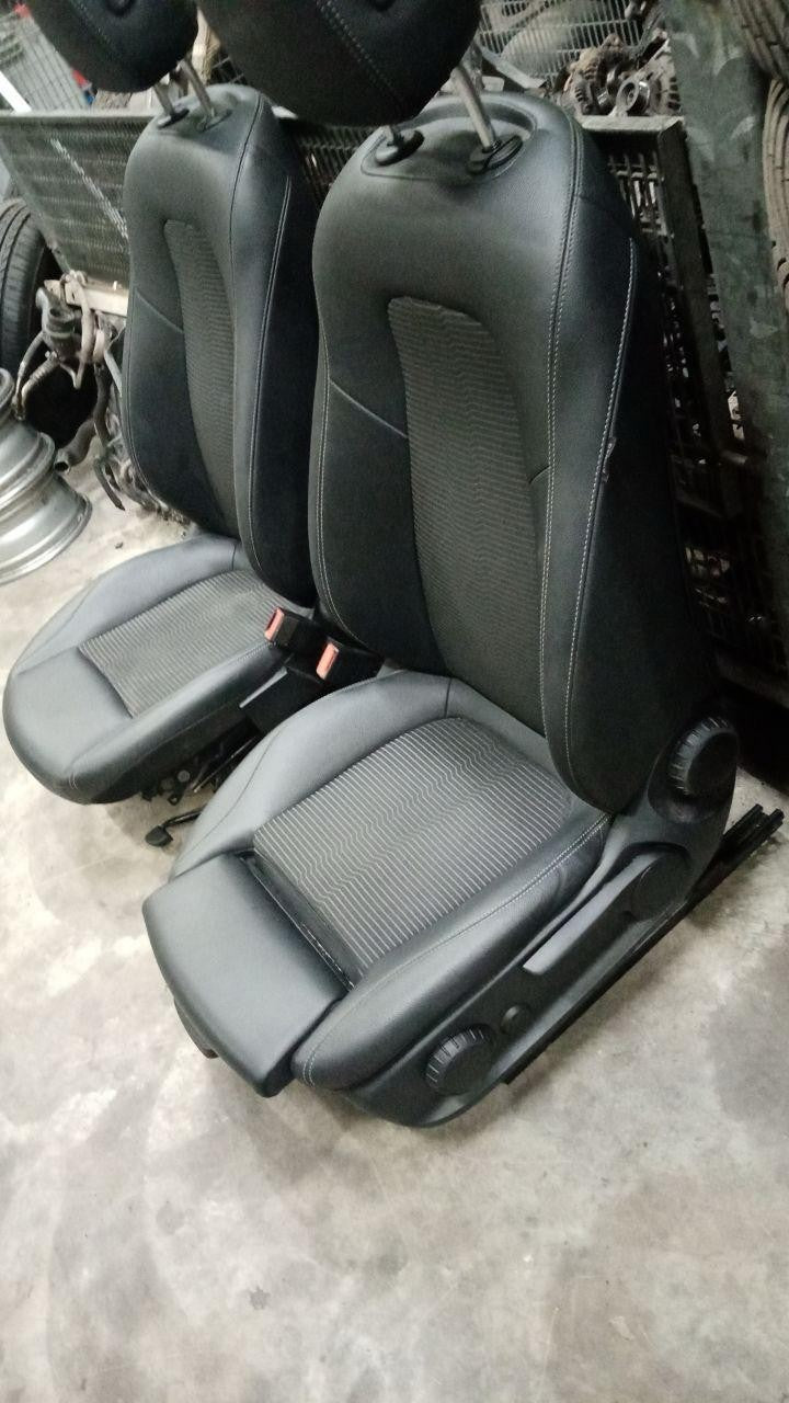 Tappezzeria in misto pelle stoffa Mercedes Benz classe A W177 2020 in poi