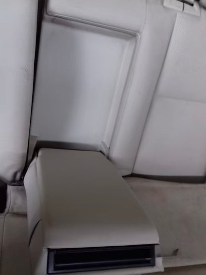 Tappezzeria Mercedes glk in pelle beige con strappo 2008 2015