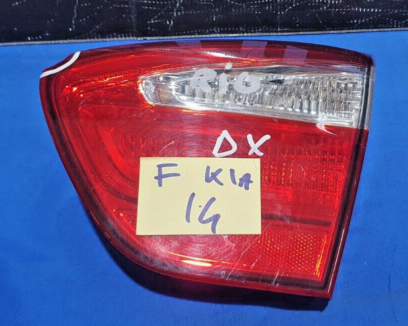 Fanale Posteriore destro Kia Rio Angolo sbeccato