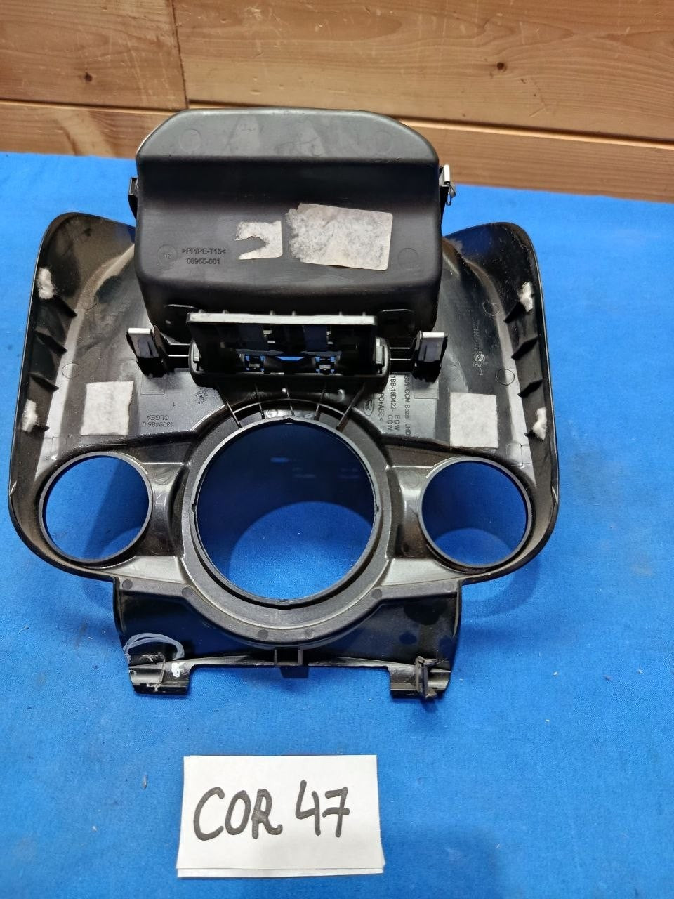 Cor 47 - Cornice Rivestimento consolle centrale Ford Fiesta graffiata