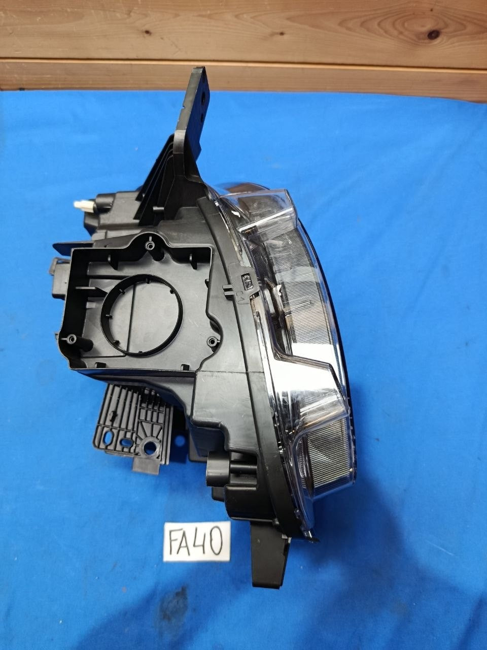 FA 40 - Faro Anteriore Destro Smart EQ Electric con LED a puntini dal 2019