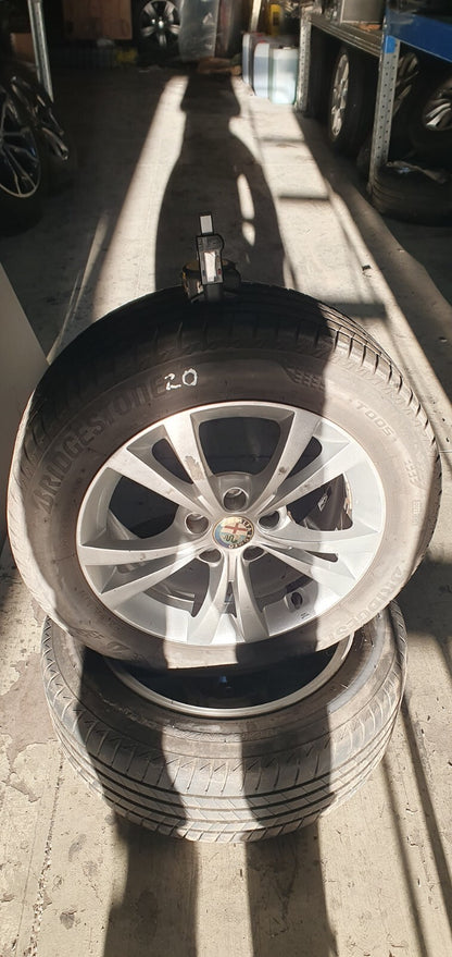 Cerchi e gomme 4 cerchi per Alfa Romeo Giulietta r16 con gomme