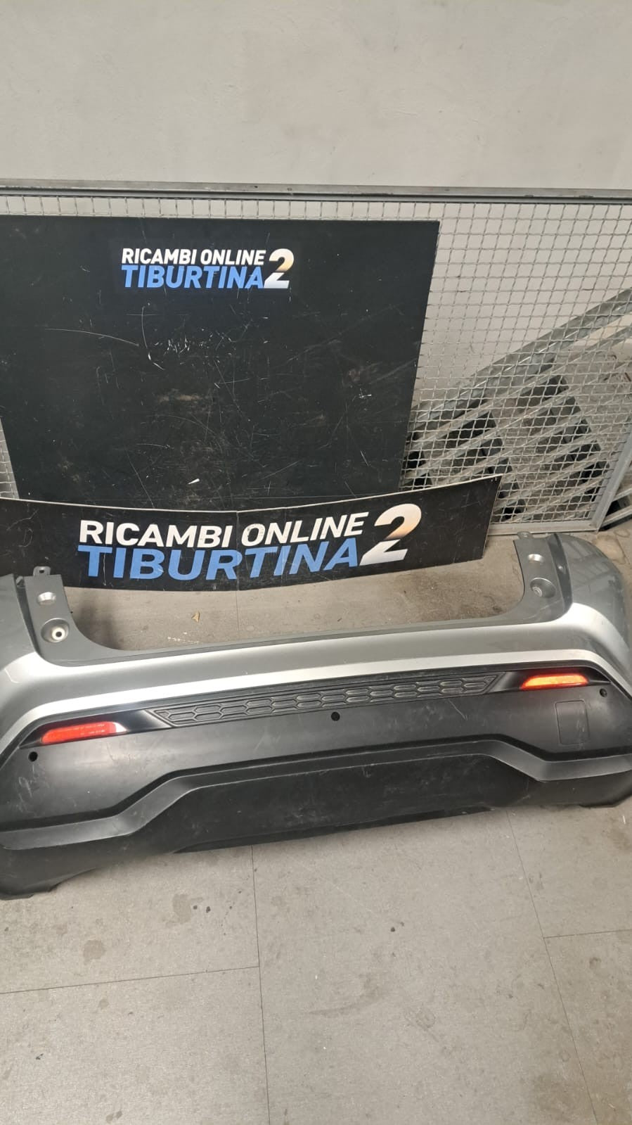 Par 66 Paraurti posteriore Nissan juke F16 dal 2019 in poi con fori sensori