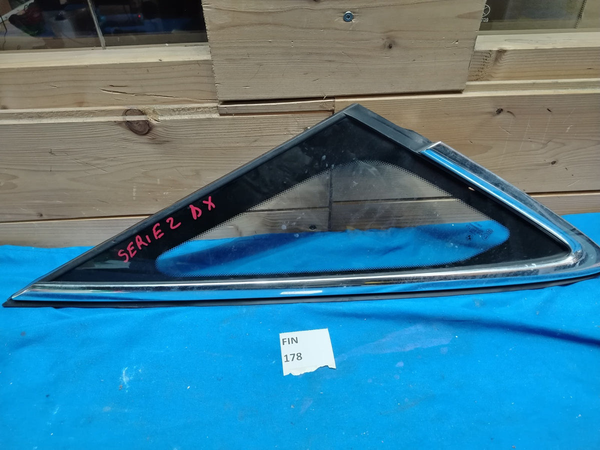 Fin 178 - Vetro fisso anteriore sinistro Bmw serie 2 F45 cornice cromata