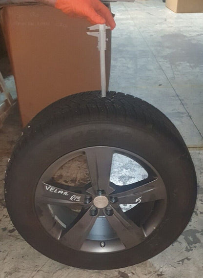 Treno Cerchi in lega e Gomme  Range Rover Velar Diametro 19 gomme invernali