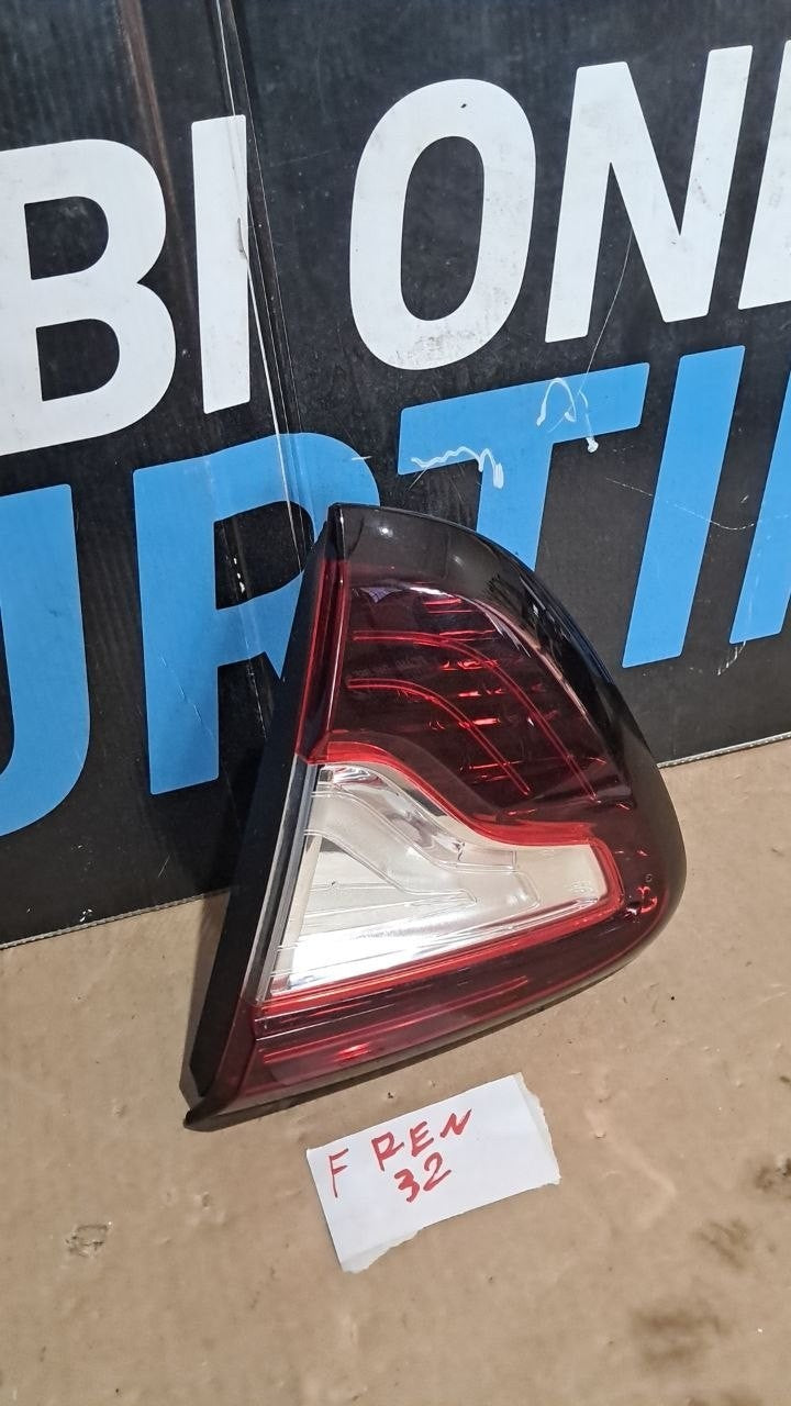 f ren 32 Fanale posteriore interno destro Renault Captur dal 2013 in poi fumé