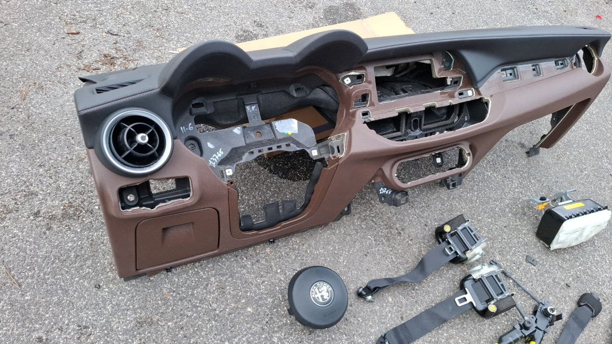 Cruscotto con moduli  Alfa Romeo Stelvio 2016  plancia bicolore