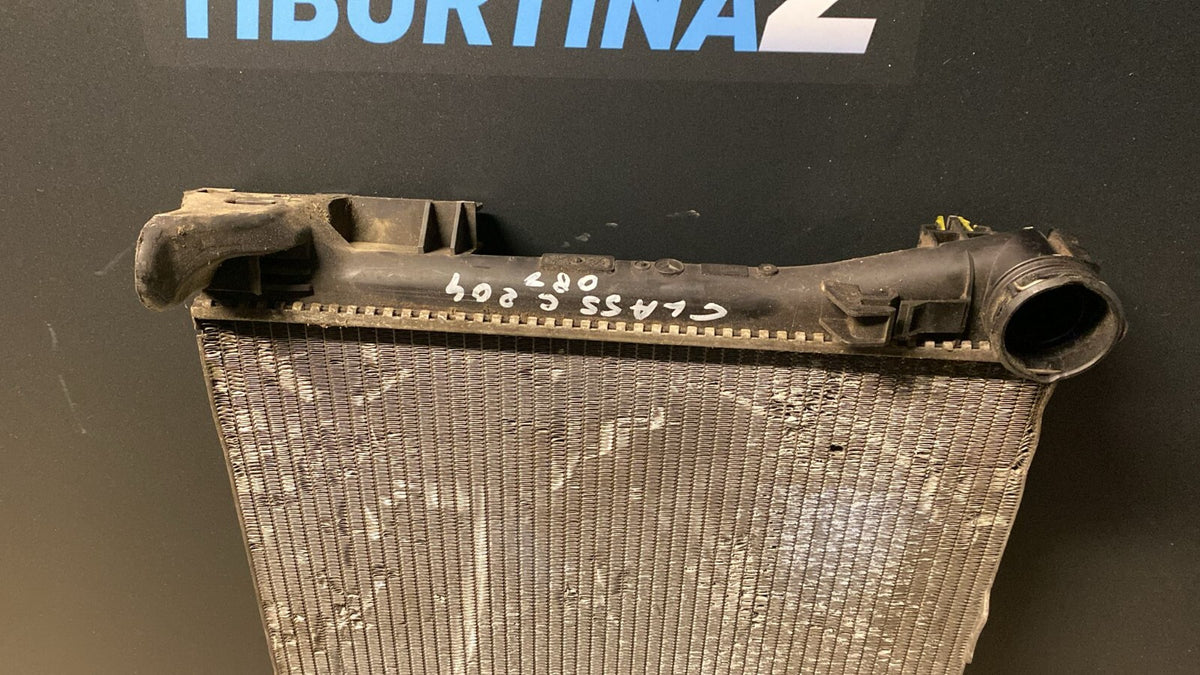 Radiatore Acqua Mercedes C W204 2.2D Codice A2045000403  Numero oggetto R5002B