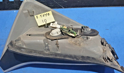 F TOYO 10 - Fanale Posteriore sinistro Toyota Prius 2009 2012 scheggiato