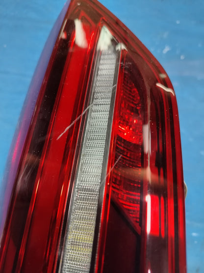 F VW 77 - Fanale Posteriore interno sinistro Volkswagen polo dal 2023 graffiato