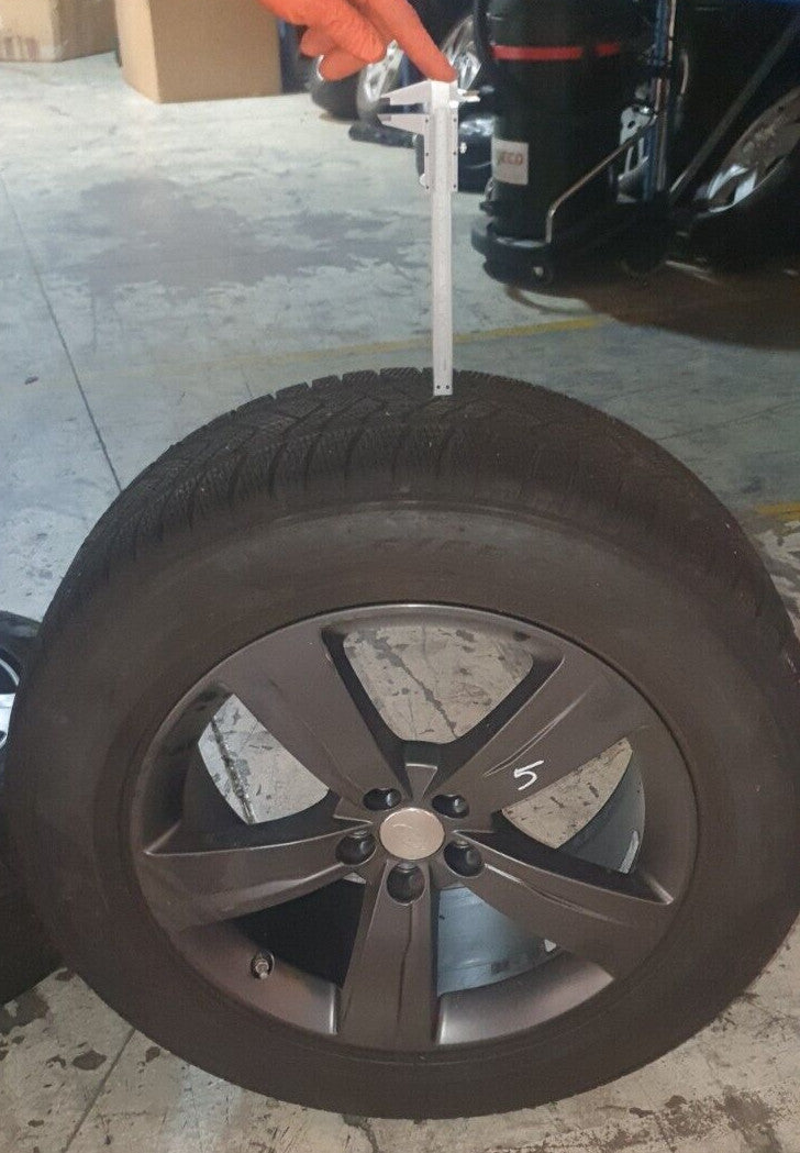 Treno Cerchi in lega e Gomme  Range Rover Velar Diametro 19 gomme invernali