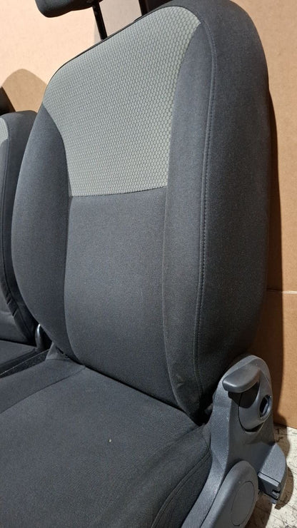 Tappezzeria in stoffa nero e grigio renault kangoo sedile lato guida con 3 buchi