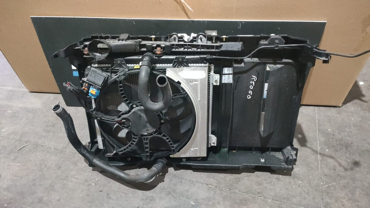 Kit radiatori Peugeot 208 13 19 1.2 tbz aspirato con calandra spaccata