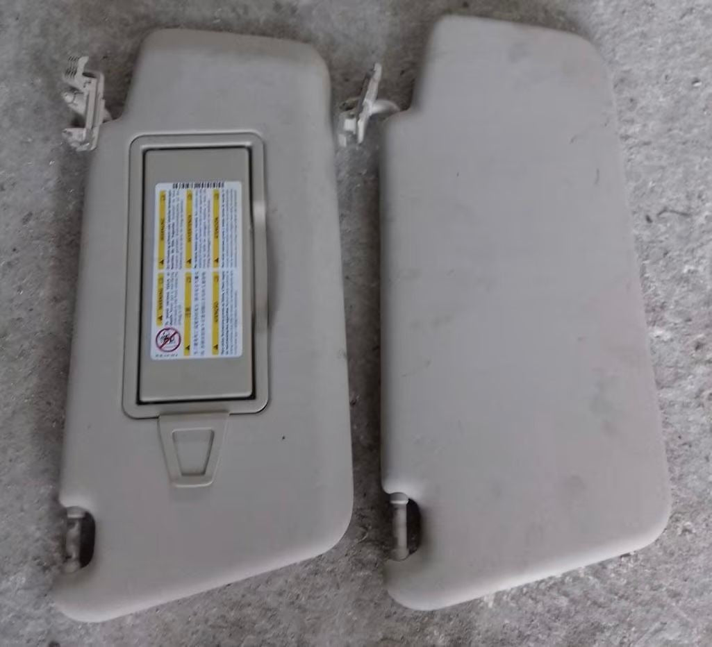 Tappezzeria Mercedes glk in pelle beige con strappo 2008 2015